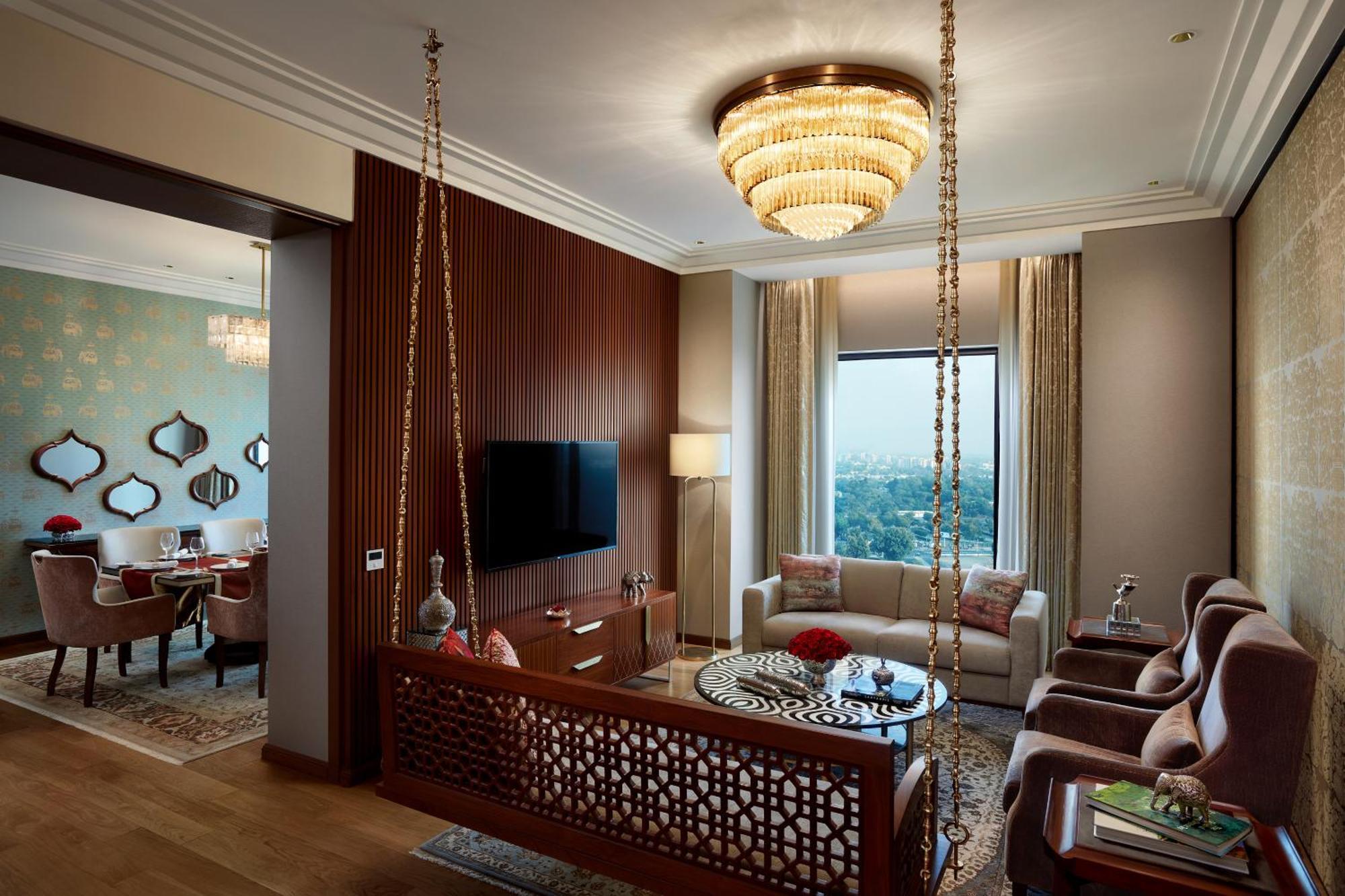 The Leela Gandhinagar Hotel Bagian luar foto